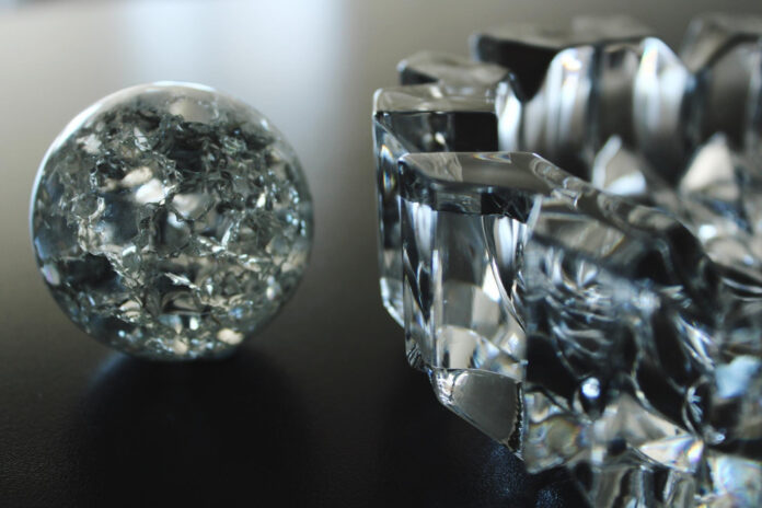 Înțelegerea Diferențelor dintre Capetele de Freză din Carbura, Ceramică și Diamant